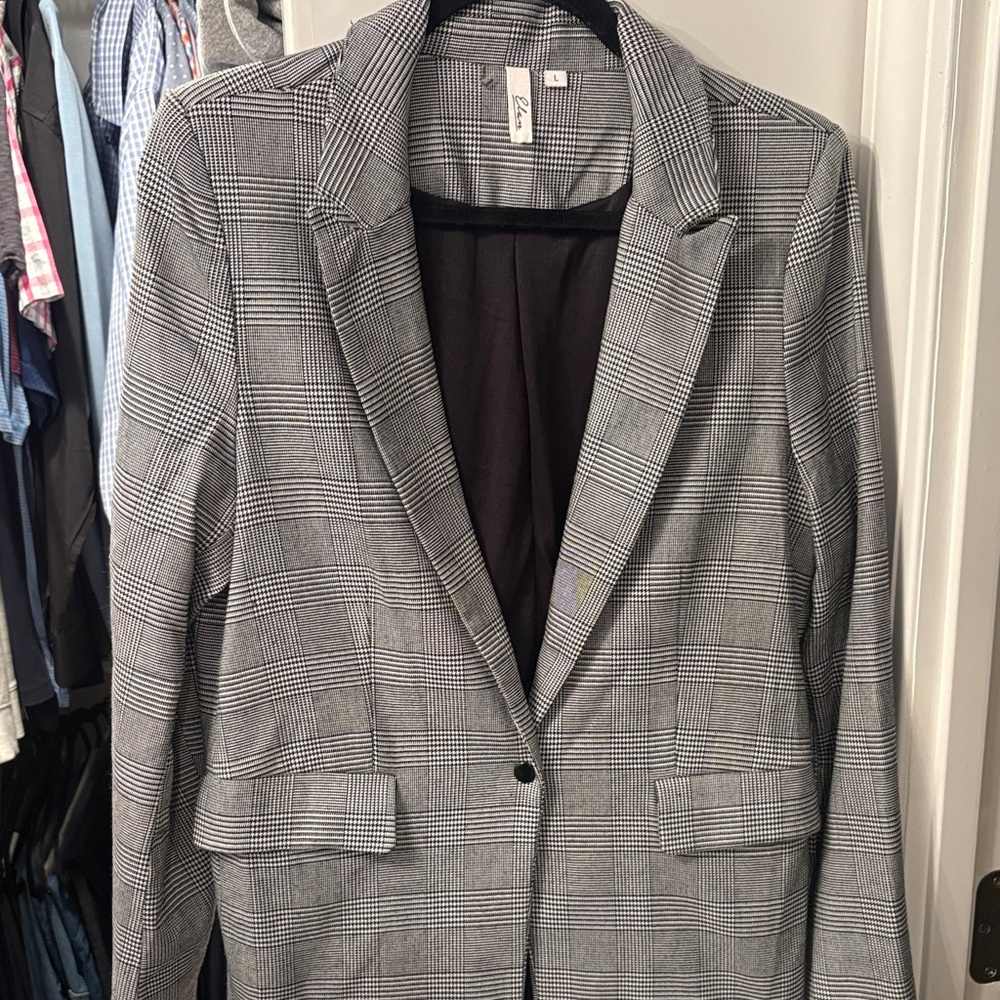 Plaid Single-Button Blazer in Black & White